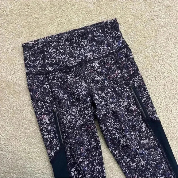 Athleta Rainer Printed Mesh Tight Leggings Purple Women Size XS Gym Active. - Picture 8 of 16